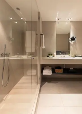a bathroom with a shower and a sink at Hotel Casa Sagnier in Barcelona