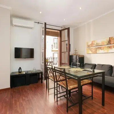 ApartEasy - Turo Park with lovely balcony