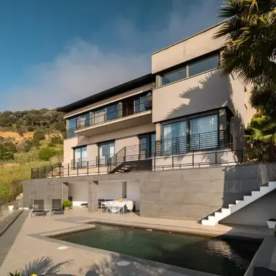 4 BR vila 25 minutes to Barcelona Fantastic sea views pool