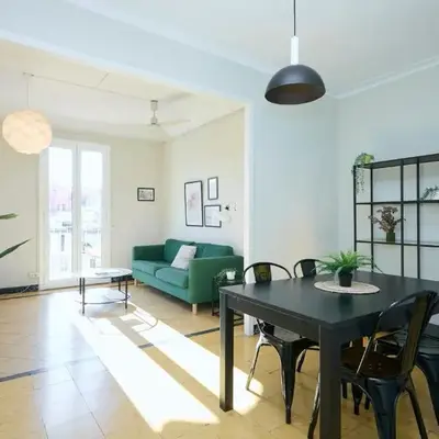 63PAR1016- Sunny apartment in Paralel