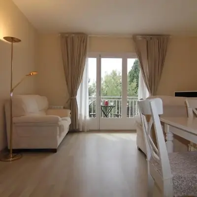 Rubí: Luminoso apartamento a 1 minuto de la playa