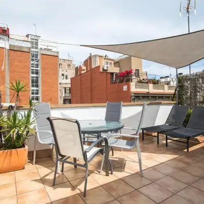 31mai1043 - Sunny home terrace Sagrada Familia