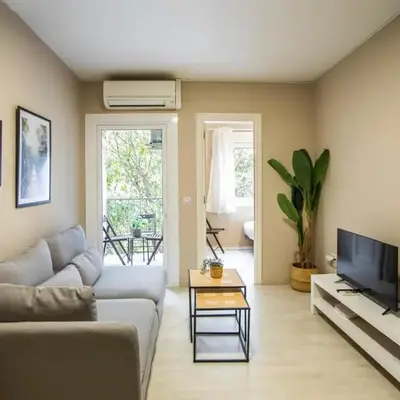 12TOG1035 - Spacious Apartment near Camp Nou