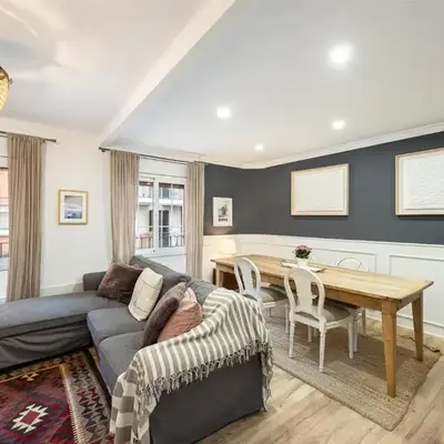 Vintage 3 Bdr Apartment